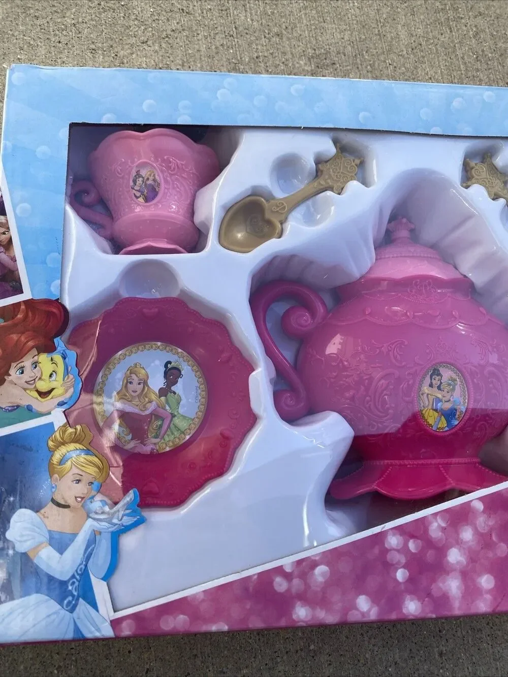 DISNEY PRINCESS GIRLS 8 PC TEA SET SERVICE FOR 2 INORIG PKG TEAPOT CUPS  SAUCERS